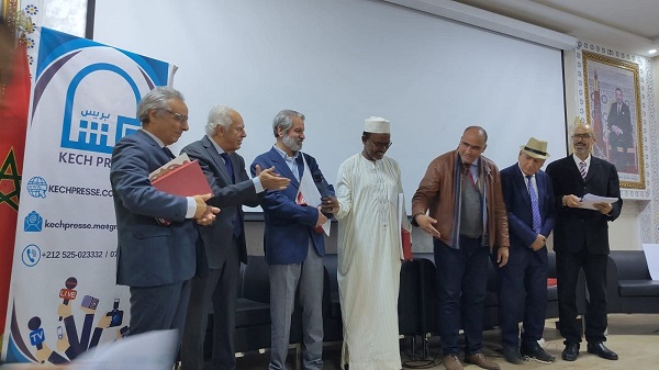 أصوات فكرية تضع الذكاء الاصطناعي في ميزان الأخلاق والهوية