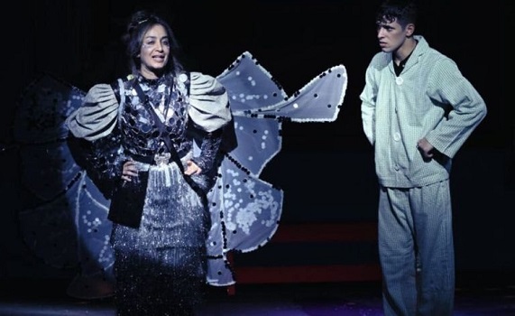 كاظم أبو جويدة: بين الوعظ والإمتاع.. التوازن الدراماتورجي في مسرحية