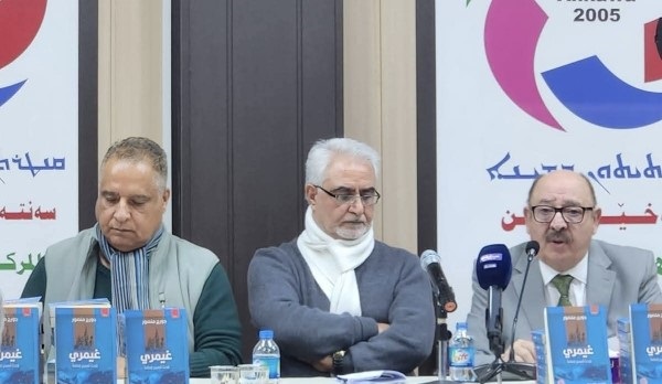 جورج منصور يوقع كتابه الجديد 