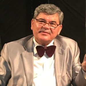 عدنان حسين احمد